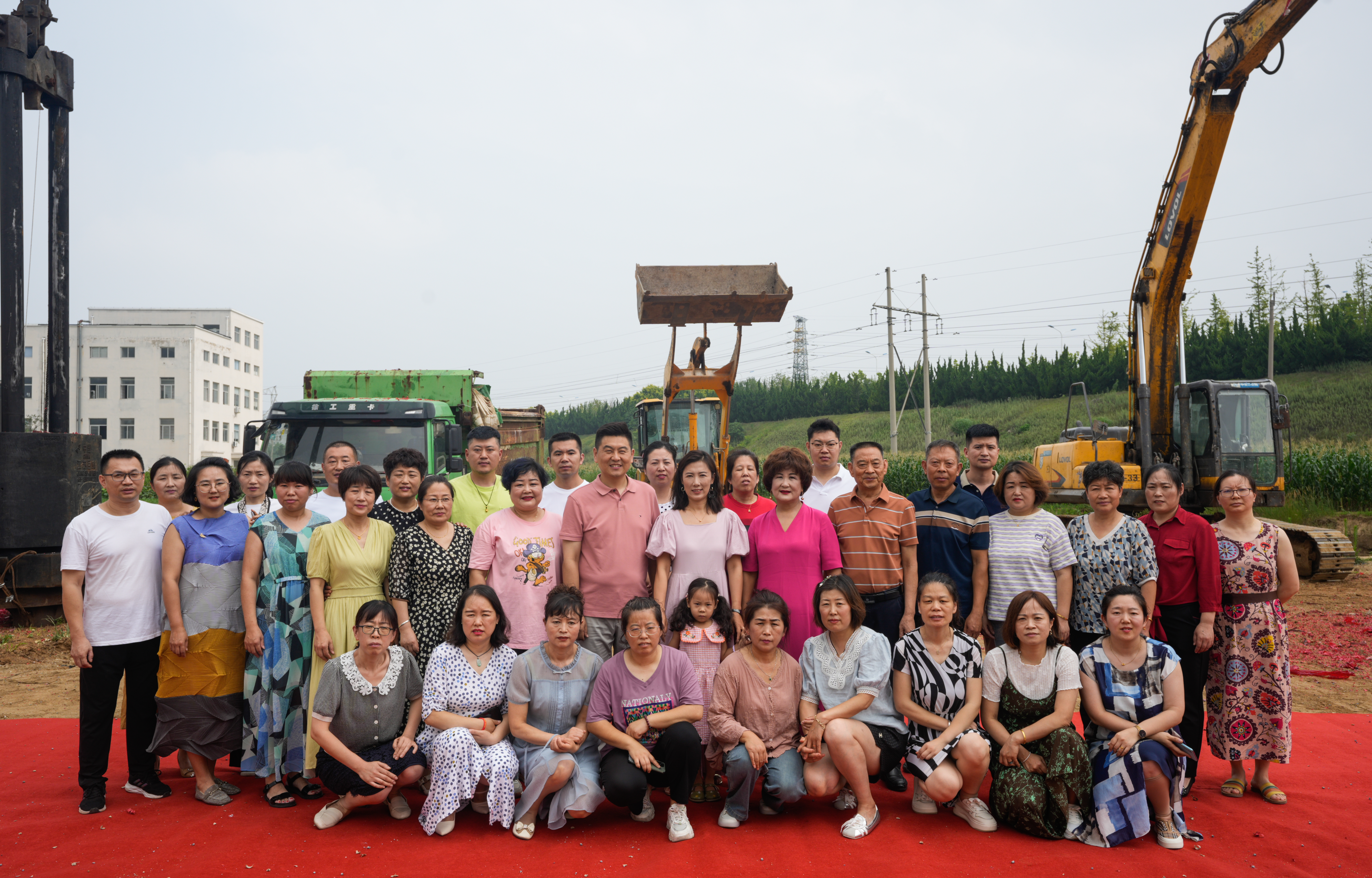 太倉市璜泾鎮華品服裝商店奠基儀式